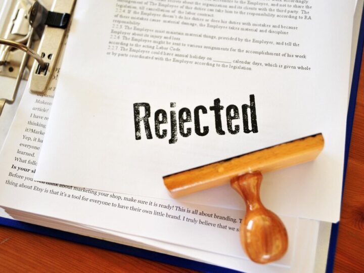 Odstąpienie od umowy zakupu przez internet: jak to zrobić skutecznie?